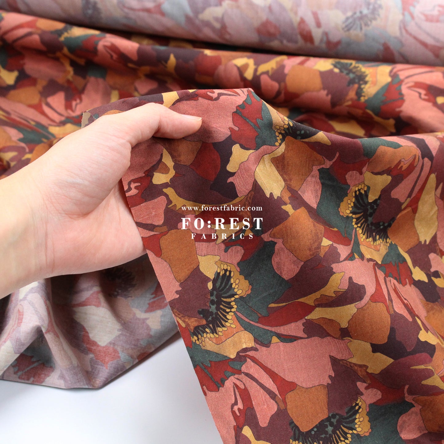 Liberty of London (Cotton Poplin Fabric) - Peony Promenade